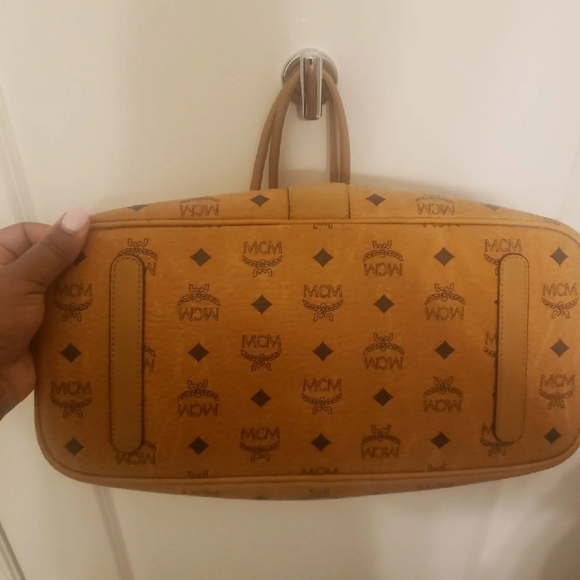 MCM Medium Liz Reversible Visetos Shopper - Picture 8 of 12